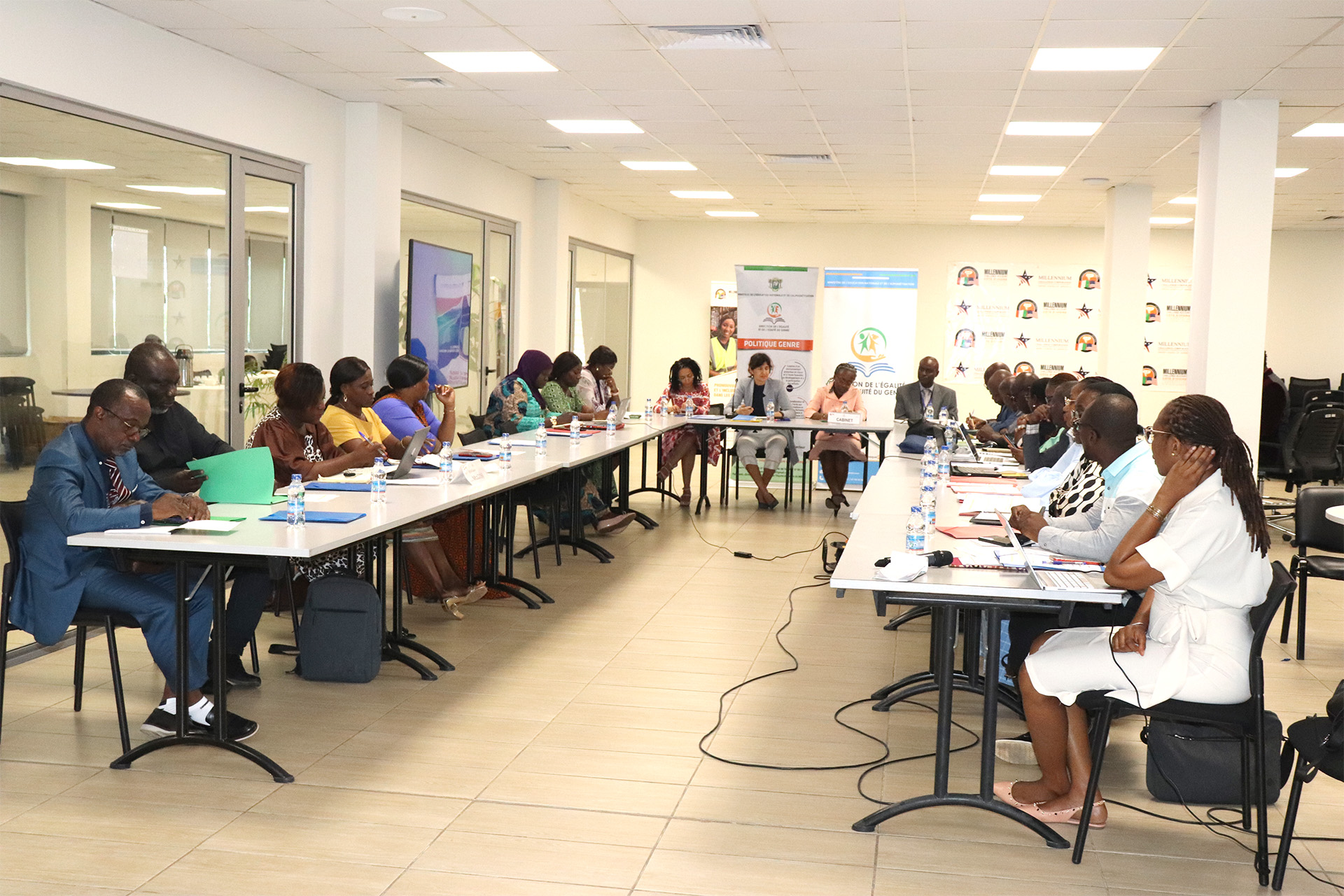 Atelier de validation du manuel et du plan d'opérationnalisation des espaces filles dans les collèges de proximité en Côte d'Ivoire.